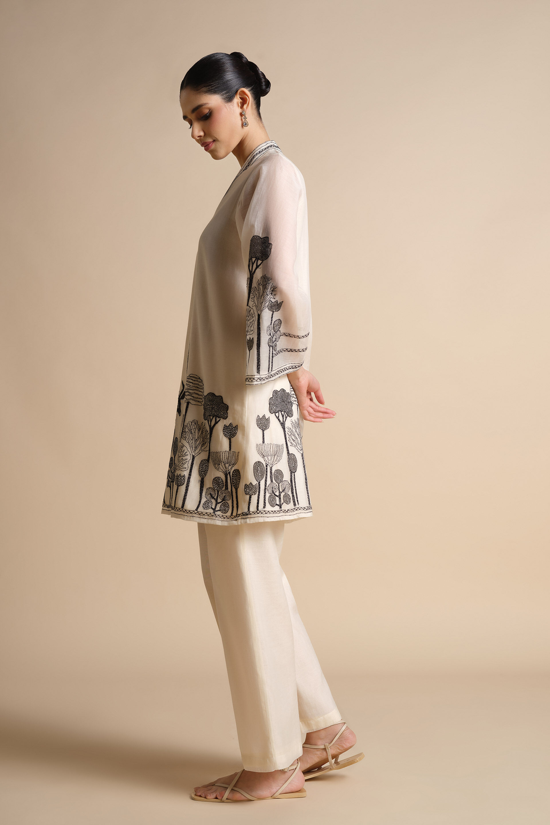 Guadalupe Hand-embroidered Kantha Mul Co-ord - Ivory, Ivory, image 3